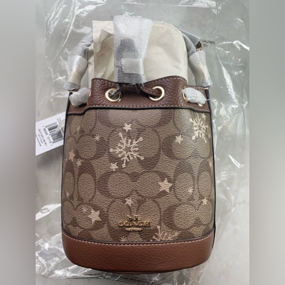 NWT COACH Women’s Bucket Bag Sig CC Leather w/Star Snowflake KHAKI SADDLE